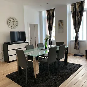 Apartment Modern First Floor